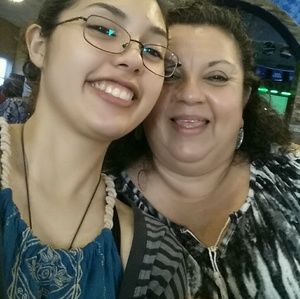 Meet your Posher, Leticia